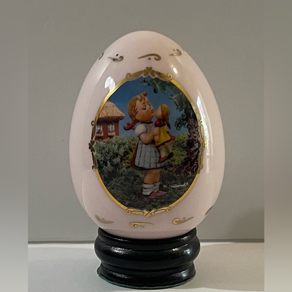 M.J. Hummel Porcelain Egg “KISS ME